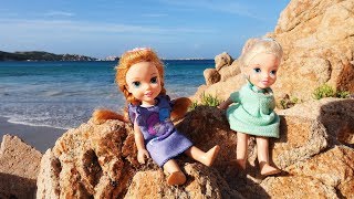 Elsa and Anna toddlers at the beach