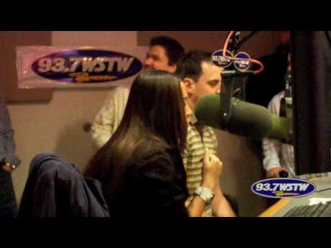 Charice performs "Pyramid" @ 93.7 WSTW Studios