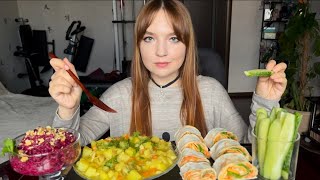 Мукбанг | Тушеная картошка, рулет, свекла с орехом | Mukbang | Stewed potatoes, roll, beetroot 🍲