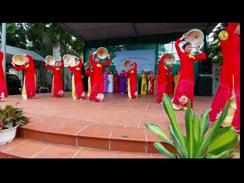 Video Cán bộ phụ nữ xã Cổ Đông, TX Sơn Tây, Hà Nội. Đồng ca:... - youtube