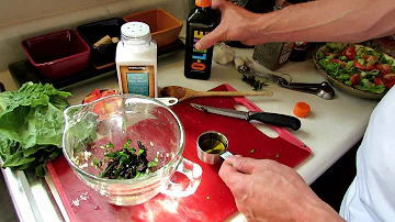 TRG 2012:  Recipe: A Basic Heirloom Tomato, Olive Oil, Vinegar & Garlic Salad Dressing