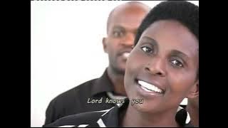 ABAKURIKIYE YESU FAMILY CHOIR   Ira Kuzi  music video   Kaza Mwendo