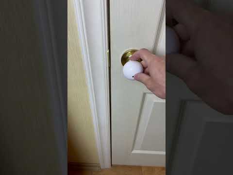 Видео: Как открыть запертую дверь в ванную: 10 шагов