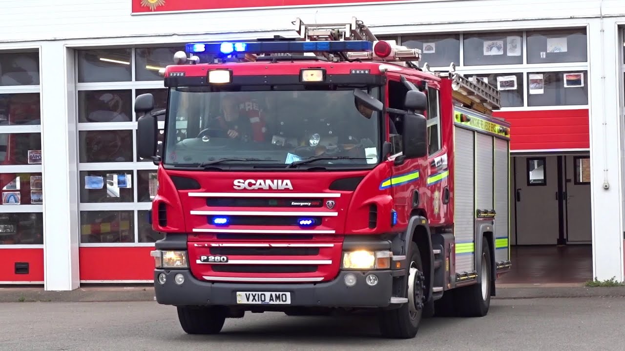 Nuneaton Scania P280 Pump turnout with lights & sirens Warwickshire Fire & Rescue Service