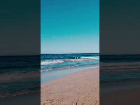 العراه شاطئ