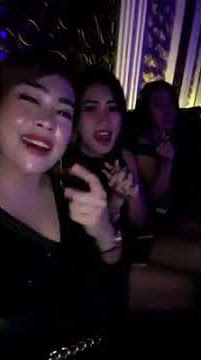 Story ANA GEBOY lagi dugem