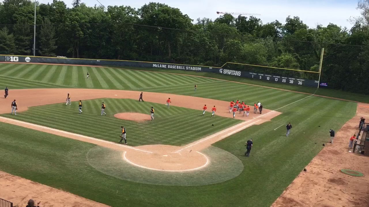 WALKOFF Homer baseball advances to D3 state championship YouTube