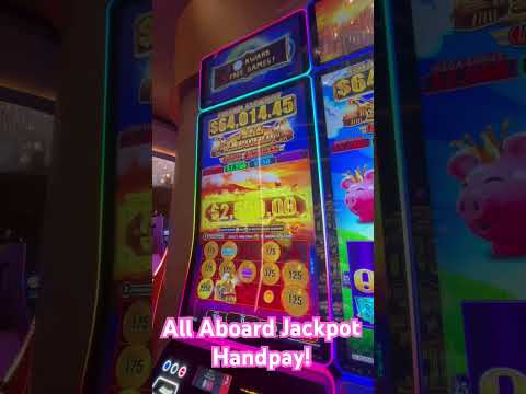 Max Bet Bonus on the $25,000 Pyramid Slot! #slots #casino #lasvegas
