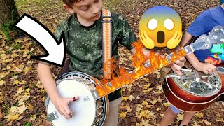 Video thumbnail of "😱young amazing best banjo player (foggy mountain breakdown)"