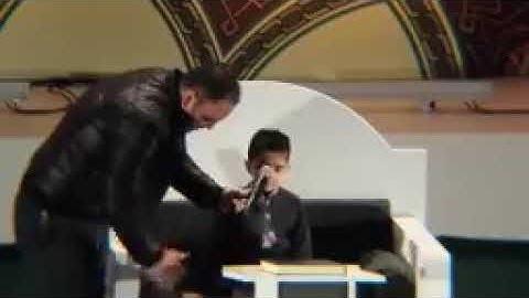 القارئ  الطفل يبهر جميع الحاضرين بتقليد كبار القراء  ما شاء الله