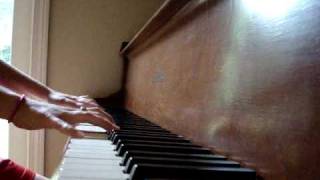 Video thumbnail of "West Wing theme song on piano"