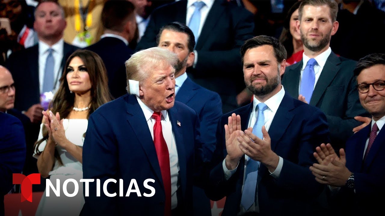 Sale con la oreja vendada: Trump por primera vez en público tras el atentado | Noticias Telemundo