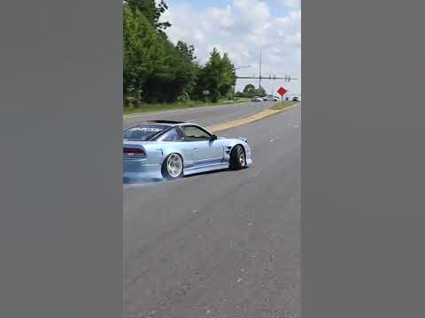 Drift car does insane drifting after leaving the car meet!! cars and
