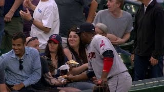 Uribe Pretends To Go For A Fans Hot Dog