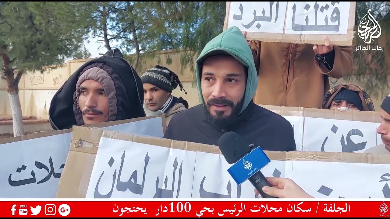 سكان محلات الرئيس بحي 100 دار يحتجون