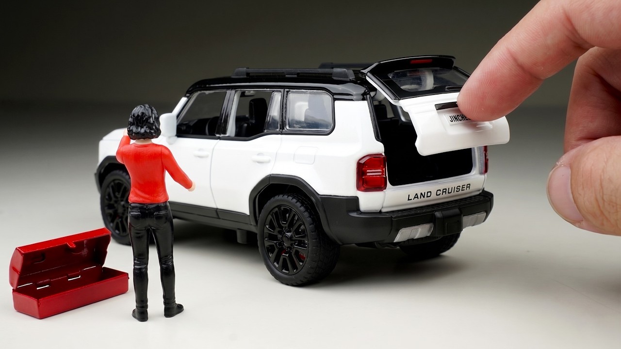 Unboxing of Toyota Land Cruiser Prado 250 Diecast Model Car 1:32