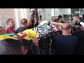 مشاهد من وداع الشهـــ ـــيـد أسامة منصور وتشييعه في بلدة بدو شمال غرب القدس المحتلة 