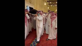 جثمان الأميره ‏⁧‫لولوه بنت فهد  يحمله ابنها الأمير‏⁧‫ فيصل بن خالد‬⁩ ‏أمير ⁧‫الحدود الشمالية‬⁩