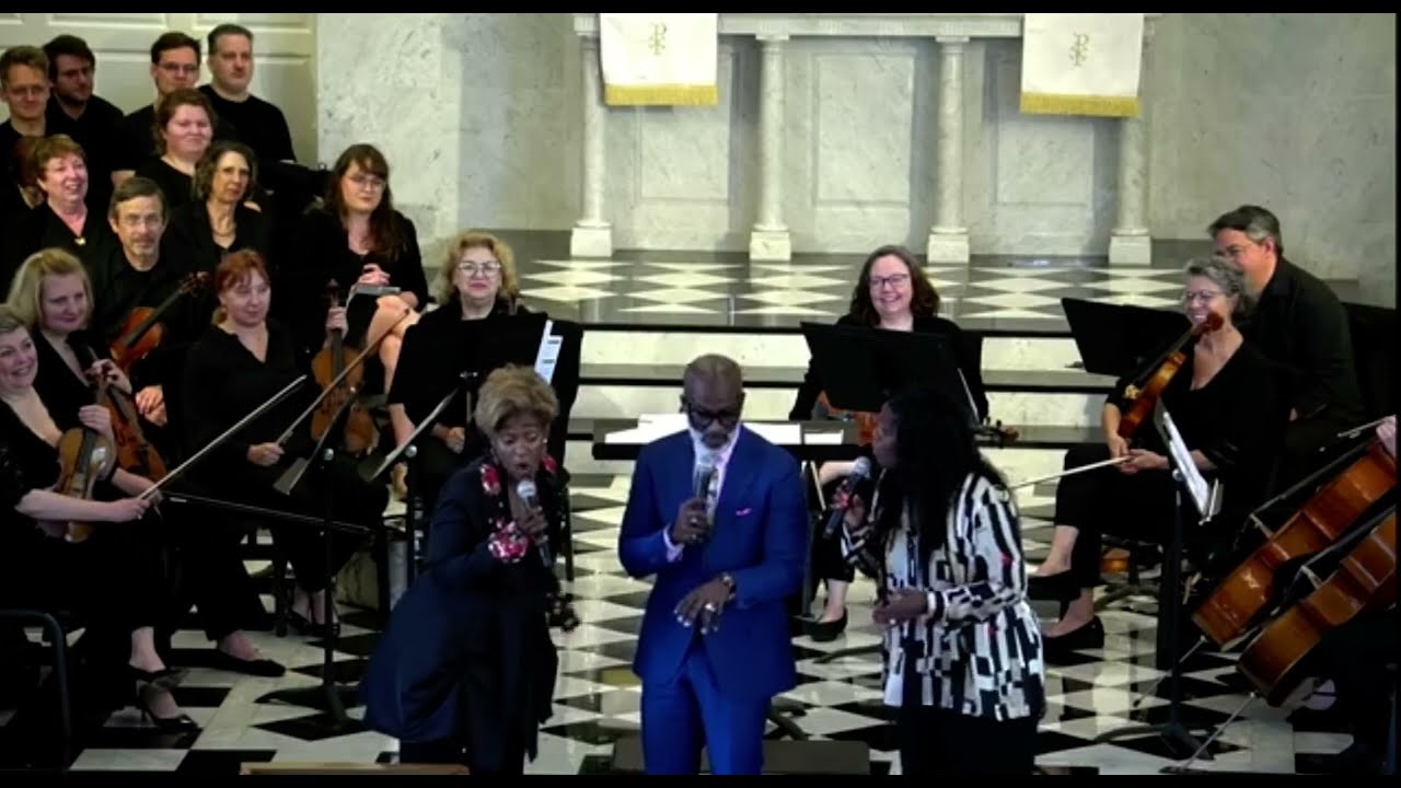 Бебе, Энджи и я поем нашу версию Honey Nut Cheerios в Сент-Луисе!