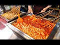 식감이 예술입니다! 물 1도 안들어가는 45년 전통 무떡볶이 달인 할머니! 순대, 어묵 / spicy rice cake Tteokbokki / korean street food