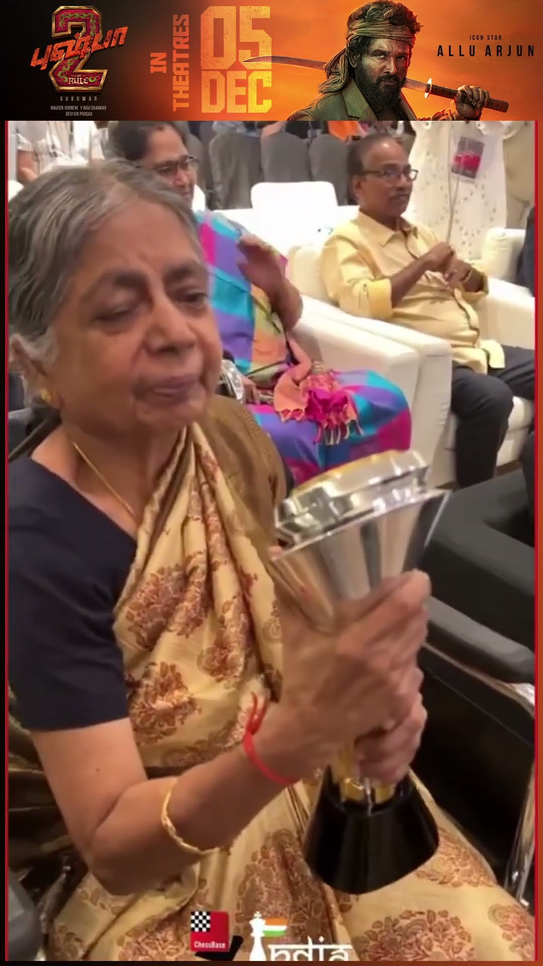 'அம்மா, இந்த CUP உன்னோடது தான்..' மகன் Gukesh ஜெயிச்ச Cup-ஐ முத்தமிட்ட அம்மா...?