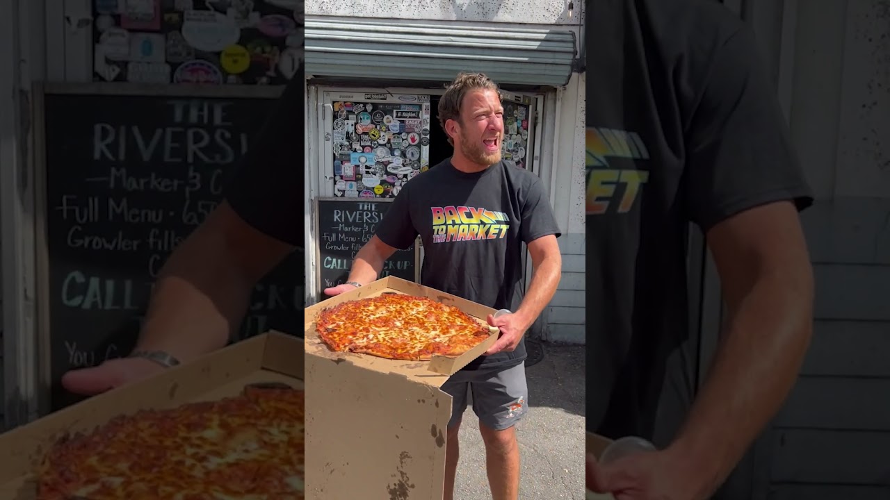 Dave Portnoy Amazed By Pizzeria Owner During His Own Pizza Review By Pure Coincidence