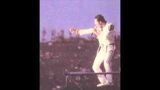 25. We Are The Champions (Queen - Live In Milton Keynes: 6/5/1982) (Audience)