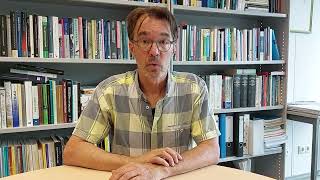 Machine learning in natural science: bridging the gap between data and understanding