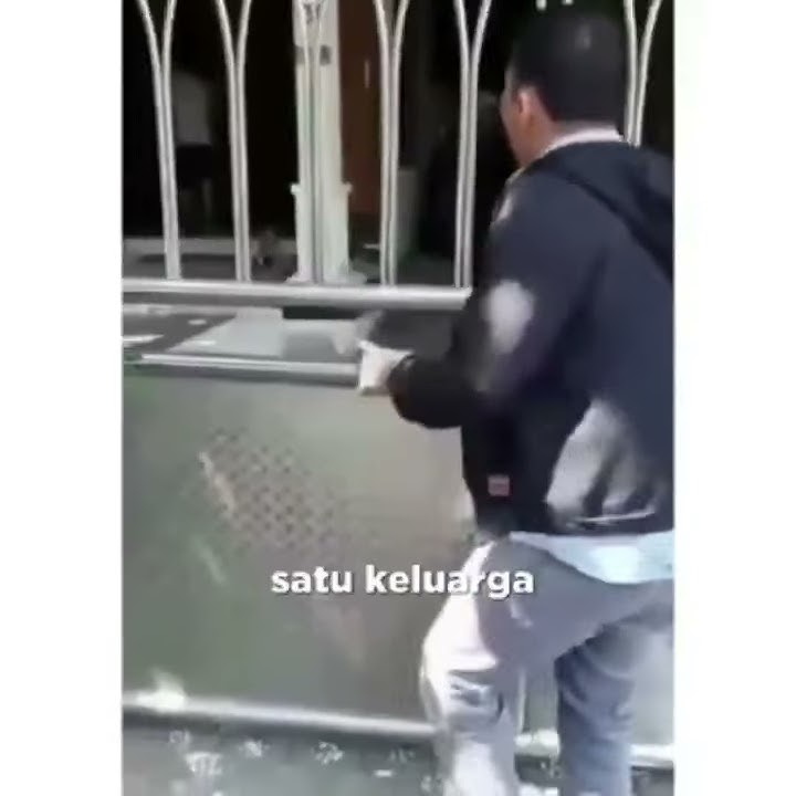 VIDEO LUCU MENAGIH HUTANG