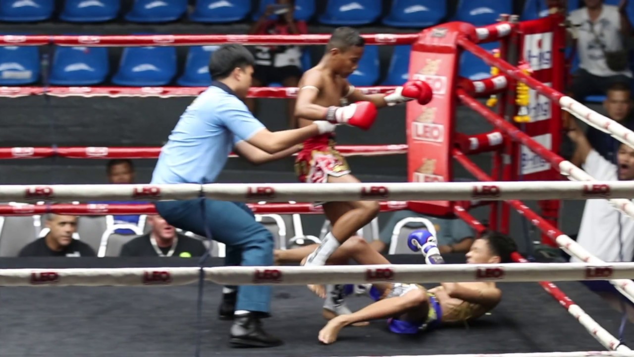 Saileuat TigerMuayThai vs Saensab Moopingaroijungboei @ Rajadamnern Stadium fighting