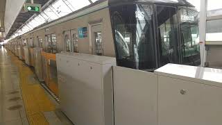 【発車】北千住駅を東武スカイツリーライン東京メトロ13000系東武動物公園行きが発車　ミニ８２０