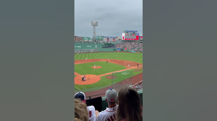 Ohtani gathers quite the crowd 🤯 #ohtani #dodgers #redsox #baseball #大谷 #大谷翔平 #오타니 #오타니쇼헤이 #shorts