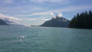 Boating Howe Sound, sunny day, Sept 2021