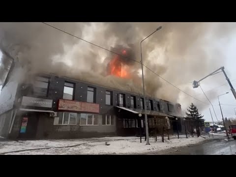 Свадебный банкет сорвал огромный пожар.