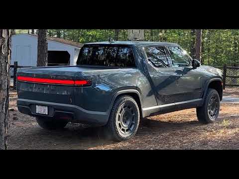 Злом Rivian R1T: як досягти ефекту «Carolina Squat»