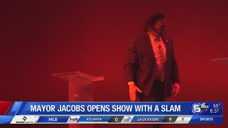 Knox County Mayor Glenn Jacobs reprises 'Kane' role for symposium speech