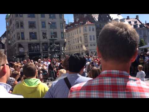 Wideo: Strøget Deptak handlowy w Kopenhadze