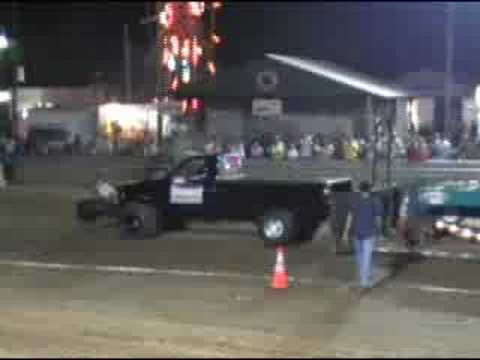 truck-pulling---gas---perry-county-fair-08-by:diesel-bombers