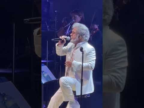 Daruosh Concert Calgary October 2023 Ye Vajab Khak Male Man 