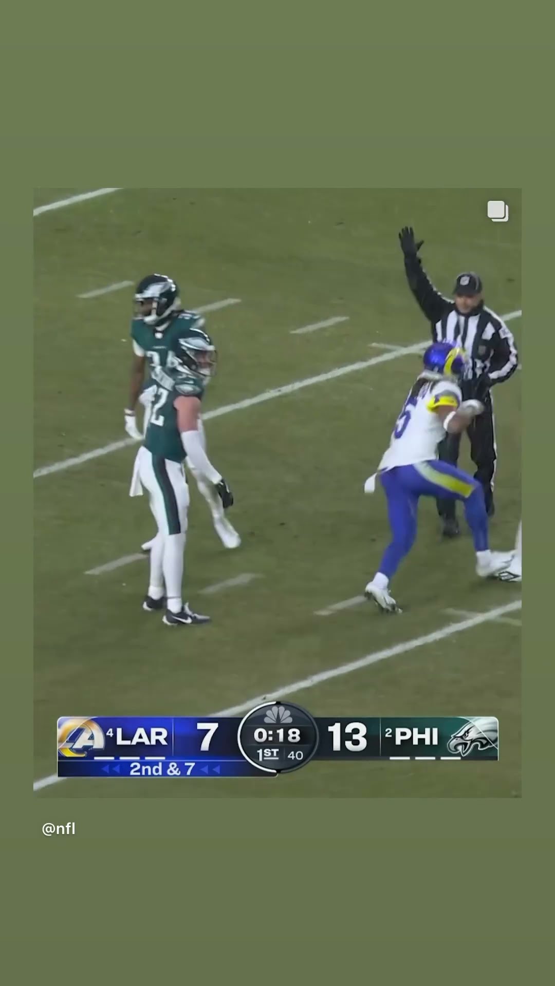 He pulled it away #hoodnews #eagles #larams #NFL #sports #football #viralvideo #omg #how #wow #wtf