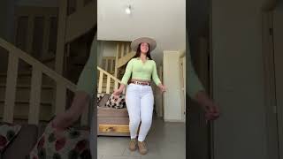Linda Chilena Bailando Rancheras