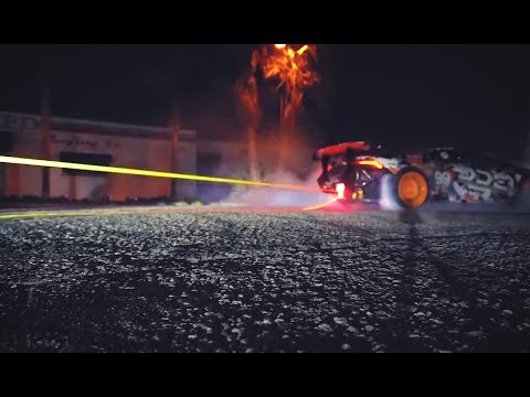 lamborghini-huracan-tied-to-a-tree-doing-a-standing-burnout!