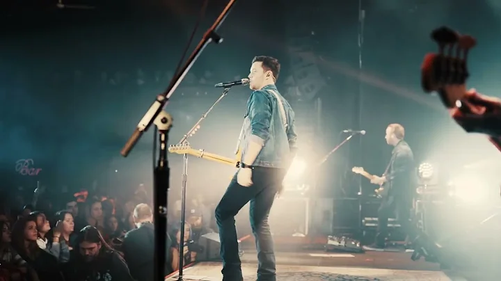AN ACOUSTIC EVENING WITH LEE BRICE AND SCOTTY MCCR...