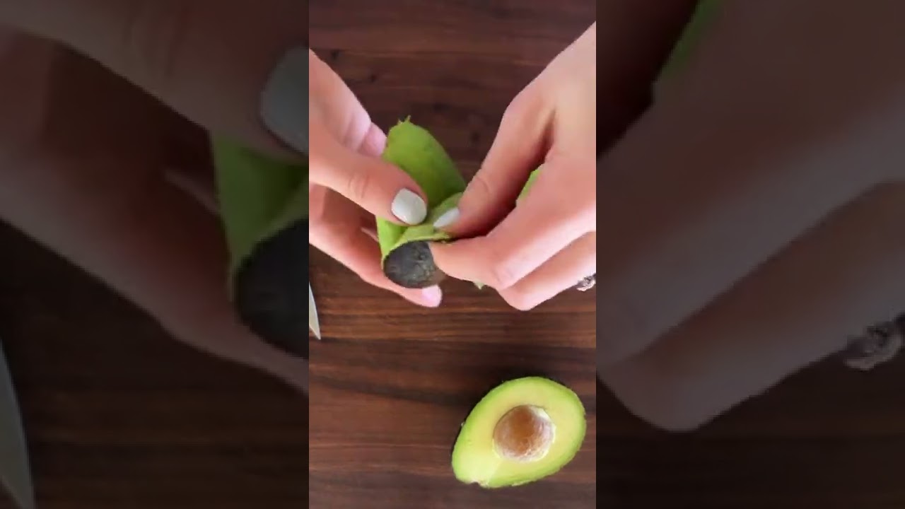 How to Cut an Avocado - Eating on a Dime