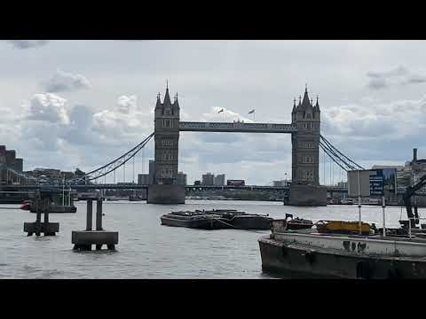 Video: London For å Legge Syv Parker Langs Themsen