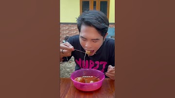 Nurutin kemauan kalian nih makan bakso @lukman.nurjaa 😱 #fyp #shorts #youtube