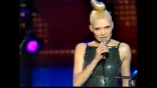 Video thumbnail of "Anna Oxa - "Bugiardo e incosciente" (Fantastico 1988)"