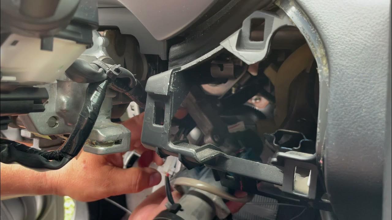 03-07 Nissan Murano Ignition Locked Hack - YouTube