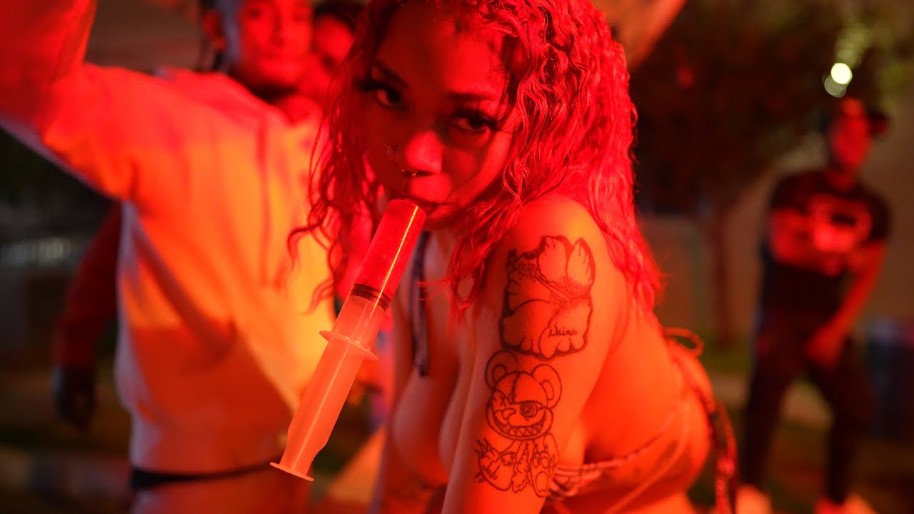 Watch Smoove Wicked - "2uMM" (Official Video) on YouTube Watch Smoove Wicked - "2uMM" (Official Video) on YouTube