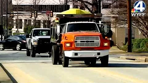 Road crews prepare for winter weather
